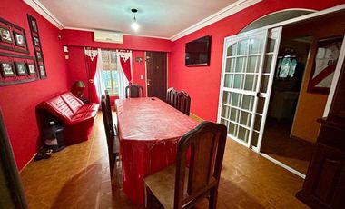 VENTA CASA 3 AMBIENTES CON COCHERA BURZACO