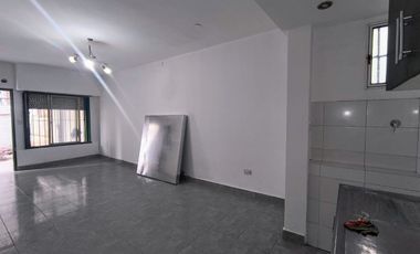 PH 3 AMBIENTES SAN JUSTO ALQUILER PATIO AMPLIO LUM