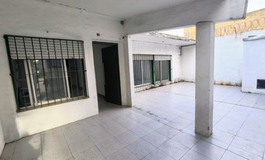 PH 3 AMBIENTES SAN JUSTO ALQUILER PATIO AMPLIO LUM