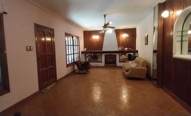 VENTA CASA DE 5 AMB EN VENTA EN TEMPERLEY
