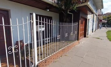 VENTA CASA DE 5 AMB EN VENTA EN TEMPERLEY
