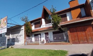 VENTA CASA DE 5 AMB EN VENTA EN TEMPERLEY