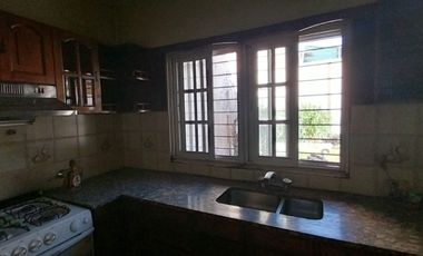 VENTA CASA DE 5 AMB EN VENTA EN TEMPERLEY
