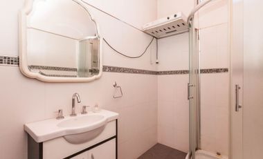 Casa 8 ambientes en venta Temperley Jardín Pileta