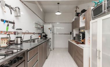 Casa 8 ambientes en venta Temperley Jardín Pileta