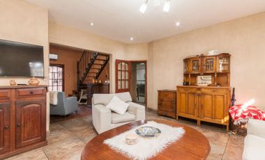 Casa 8 ambientes en venta Temperley Jardín Pileta