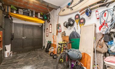 Casa 8 ambientes en venta Temperley Jardín Pileta