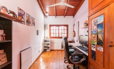 Casa 8 ambientes en venta Temperley Jardín Pileta