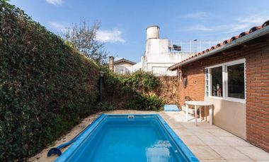 Casa 8 ambientes en venta Temperley Jardín Pileta
