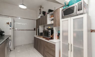 Casa 8 ambientes en venta Temperley Jardín Pileta