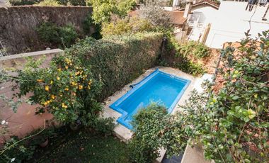 Casa 8 ambientes en venta Temperley Jardín Pileta