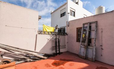 Casa 8 ambientes en venta Temperley Jardín Pileta