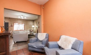 Casa 8 ambientes en venta Temperley Jardín Pileta