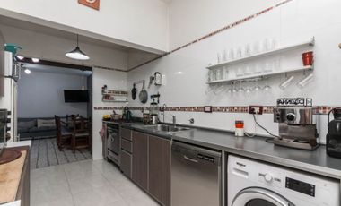 Casa 8 ambientes en venta Temperley Jardín Pileta