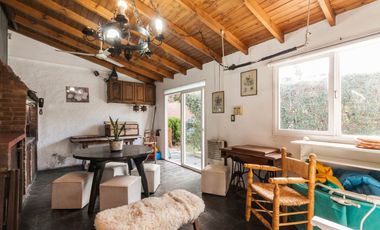 Casa 8 ambientes en venta Temperley Jardín Pileta
