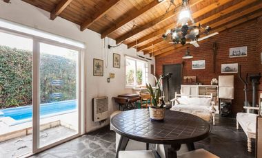 Casa 8 ambientes en venta Temperley Jardín Pileta