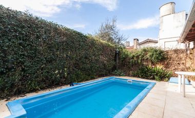 Casa 8 ambientes en venta Temperley Jardín Pileta