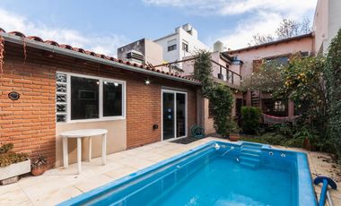 Casa 8 ambientes en venta Temperley Jardín Pileta