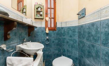 Casa 8 ambientes en venta Temperley Jardín Pileta
