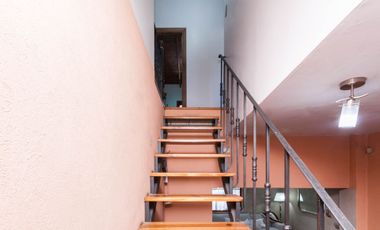 Casa 8 ambientes en venta Temperley Jardín Pileta