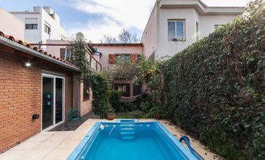 Casa 8 ambientes en venta Temperley Jardín Pileta
