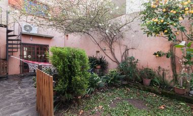 Casa 8 ambientes en venta Temperley Jardín Pileta