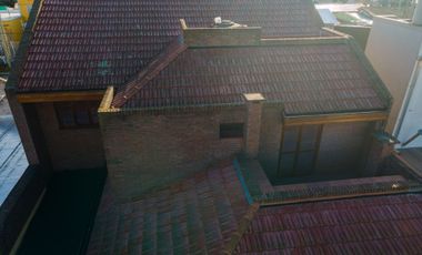 VENTA CASA 5Amb LOMAS c/Pileta, Acepta PERMUTA