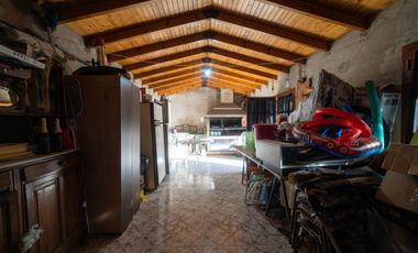 VENTA CASA 5Amb LOMAS c/Pileta, Acepta PERMUTA