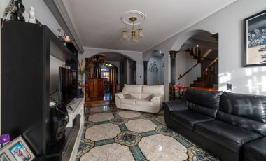 VENTA CASA 5Amb LOMAS c/Pileta, Acepta PERMUTA