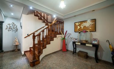 VENTA CASA 5Amb LOMAS c/Pileta, Acepta PERMUTA