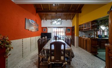 VENTA CASA 5Amb LOMAS c/Pileta, Acepta PERMUTA