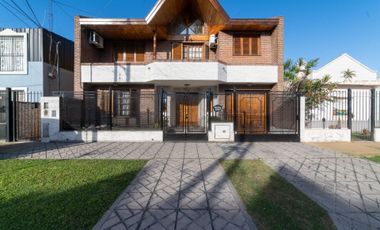 VENTA CASA 5Amb LOMAS c/Pileta, Acepta PERMUTA