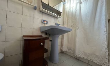 casa 4 ambientes en venta  Adrogue