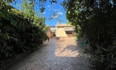 casa 4 ambientes en venta  Adrogue