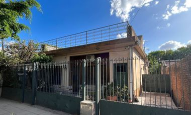 casa 4 ambientes en venta  Adrogue