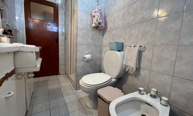 casa 4 ambientes en venta  Adrogue