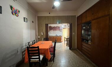 casa 4 ambientes en venta  Adrogue
