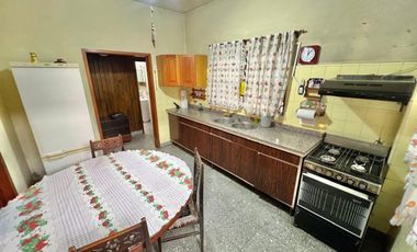 CASA PH EN VENTA 3 DORMITORIOS CON PATIO F.VARELA