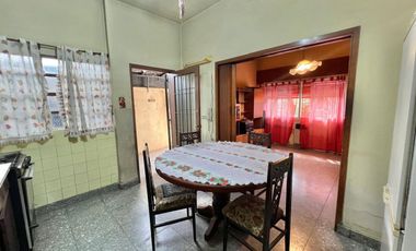 CASA PH EN VENTA 3 DORMITORIOS CON PATIO F.VARELA
