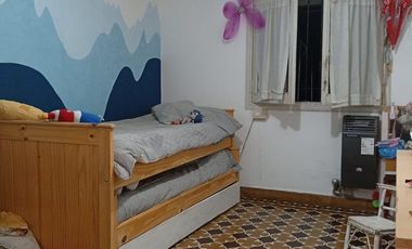 Casa 3 ambientes con patio trasero en San José