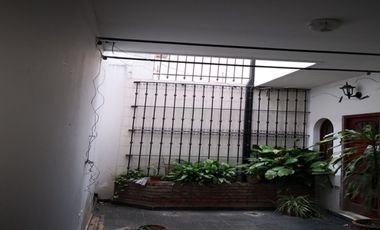 Casa tipo Chalet 2 plantas 3 Dormitorios 2 Baños Cochera y Dep de Servicio