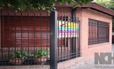 Casa tipo Chalet 2 plantas 3 Dormitorios 2 Baños Cochera y Dep de Servicio