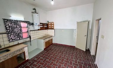 PH 2 AMBIENTES VENTA MUY BUENA ZONA LLAVALLOL