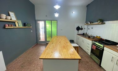 VENTA PH 4 AMBIENTES EN BERAZATEGUI CON PATIO