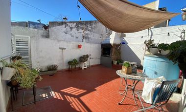 VENTA PH 4 AMBIENTES EN BERAZATEGUI CON PATIO