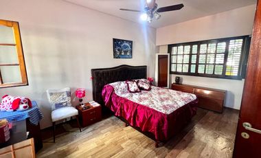 Venta Casa 4 amb c/ quincho,terraza en Montecastro