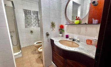 Venta Casa 4 amb c/ quincho,terraza en Montecastro