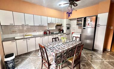 Venta Casa 4 amb c/ quincho,terraza en Montecastro