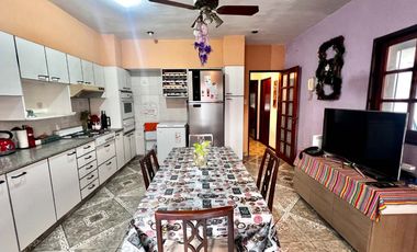 Venta Casa 4 amb c/ quincho,terraza en Montecastro