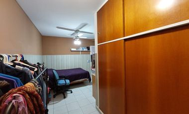 VENTA PH 2 AMBIENTES + ESCRITORIO Y PATIO